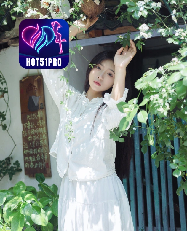 Chloe Simmons-HOT51PRO