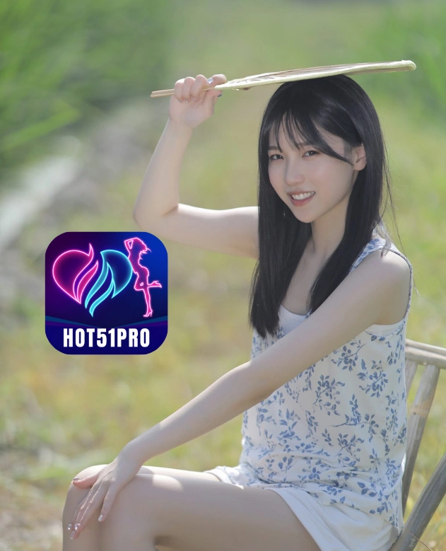 Ella Hughes-Hot51PRO