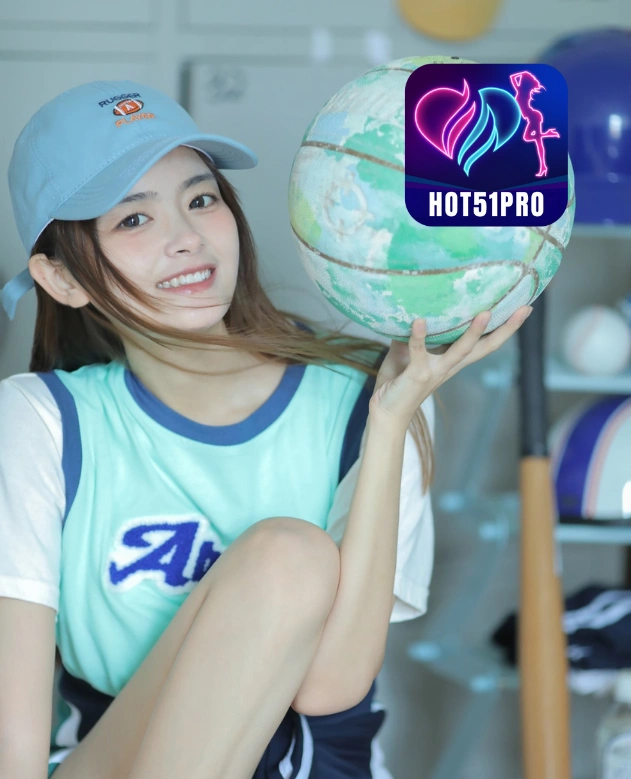 Emily Kensington Hot51PRO