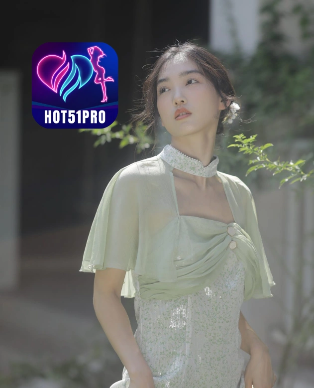 Emily Russell-Hot51PRO