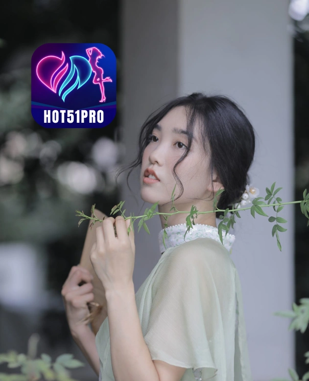 Emily Russell-Hot51PRO