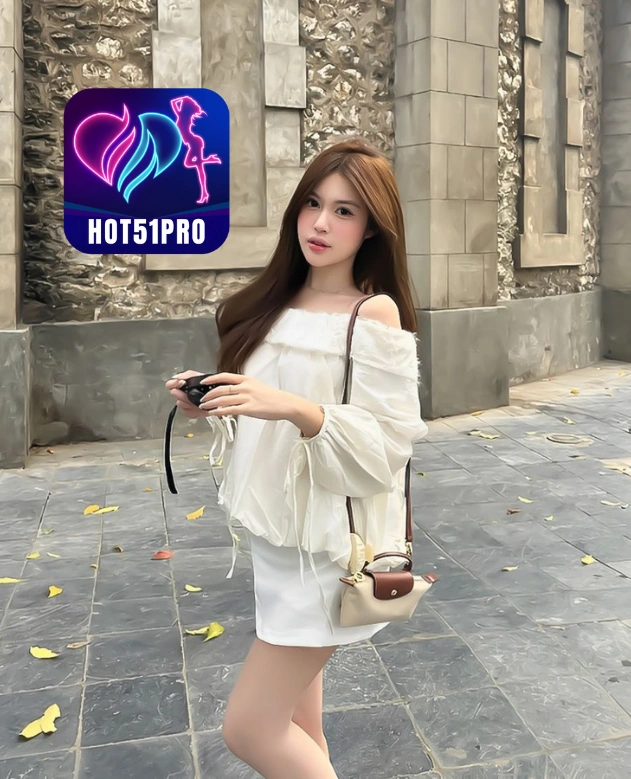 Hazel Brooks-HOT51PRO