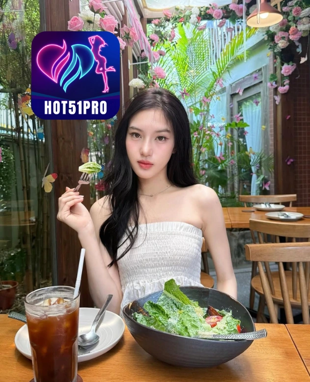 Julia Brennan HOT51PRO 