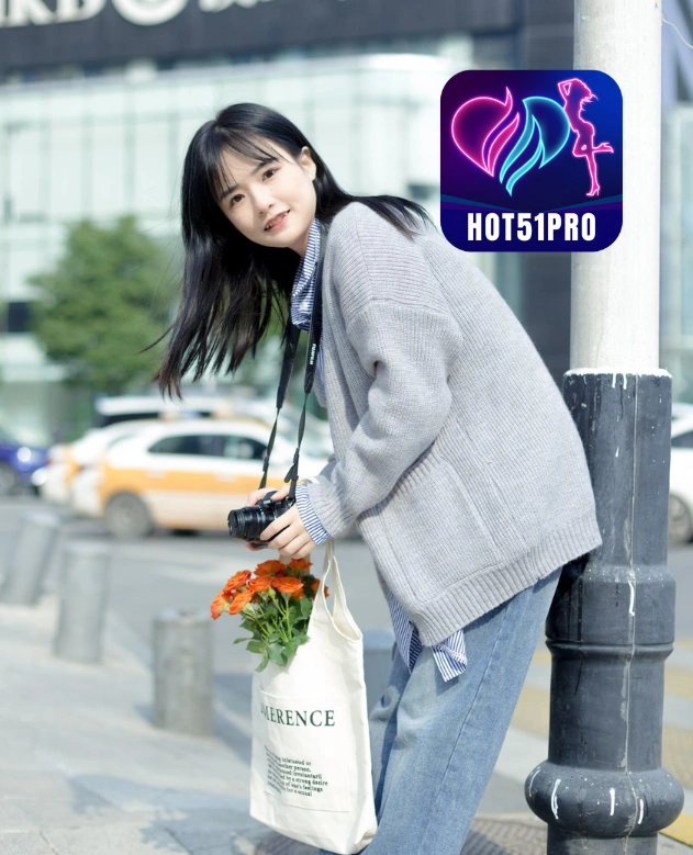 Lucy Collins-HOT51PRO