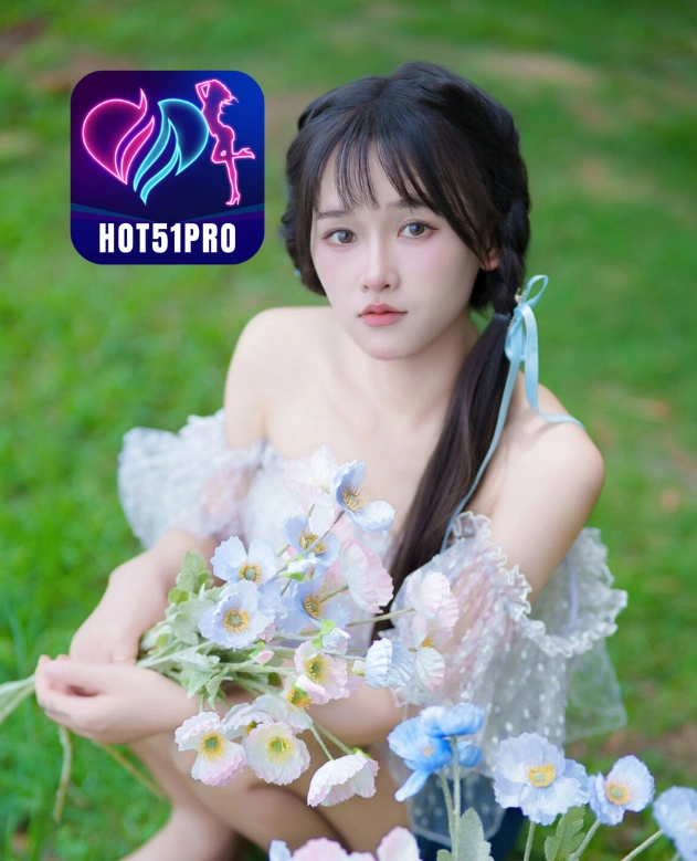 Lucy Sanders HOT51PRO