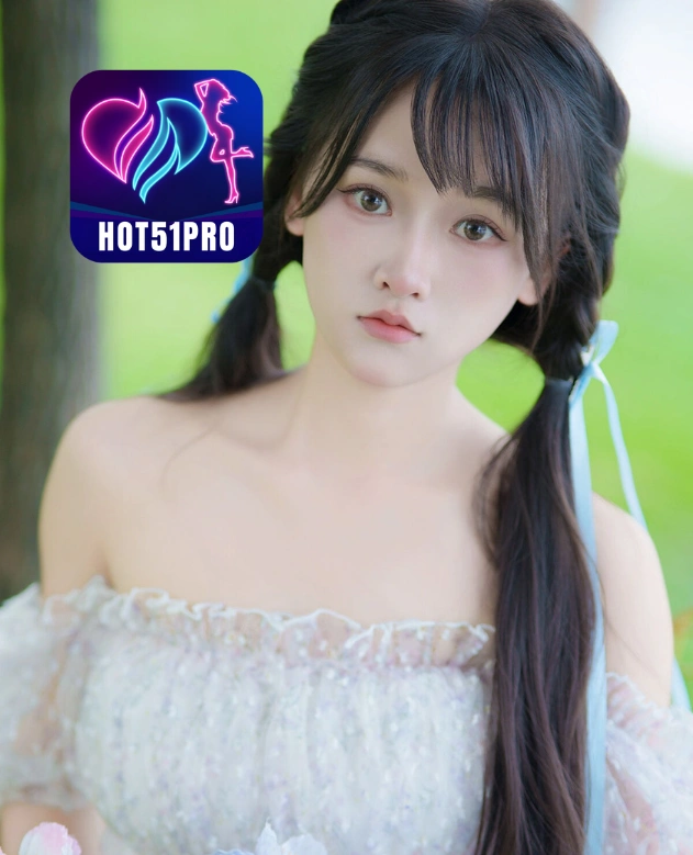 Lucy Sanders HOT51PRO