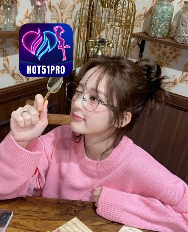 Lucy Whitfield HOT51PRO