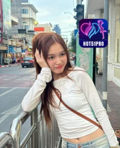 Violet Russell-Hot51