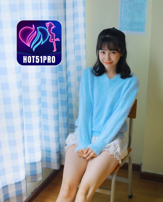 Eliana Ellsworth-HOT51PRO