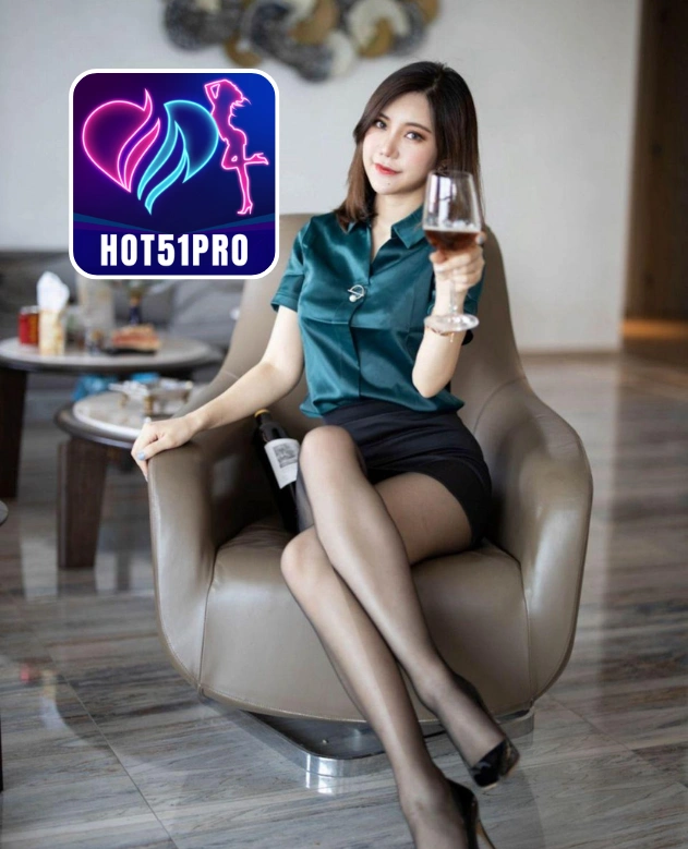 Hallie Wright-HOT51PRO