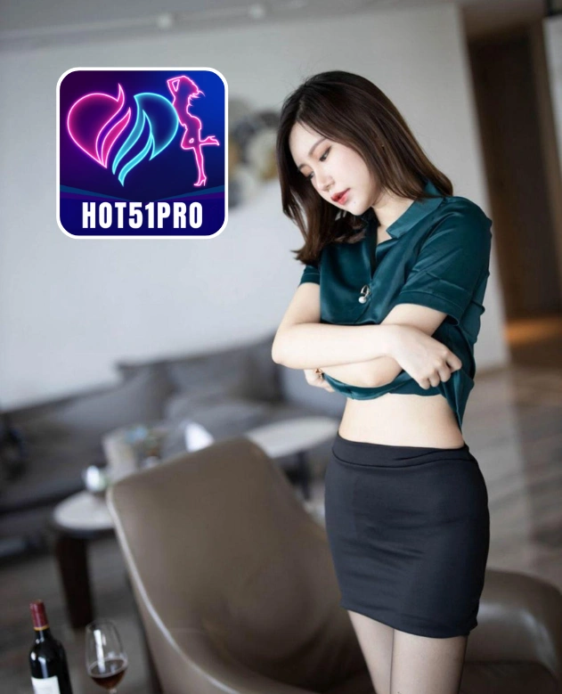 Hallie Wright-HOT51PRO