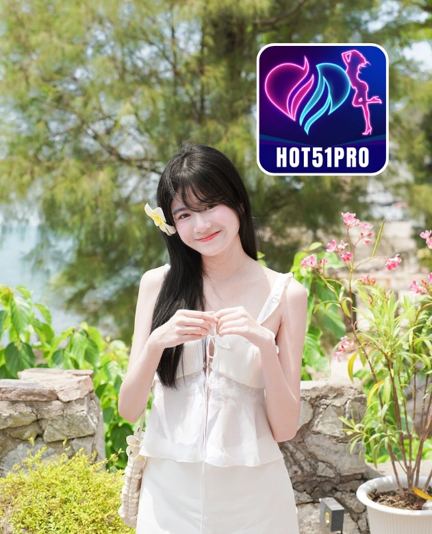 Helena Brooks-HOT51PRO