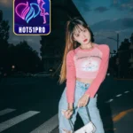 Felix Hayes Cantik di Hot51 Mod iOS Terbaru