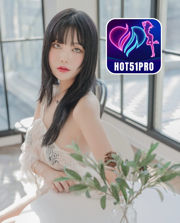 Stephanie Sanders-HOT51PRO