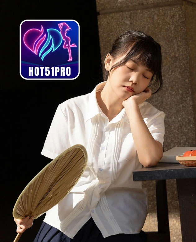 Chloe Isabella Holmes-HOT51PRO