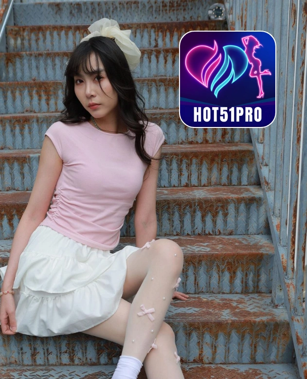 Daisy Richardson-HOT51