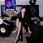 Justin Edwards Beautiful Girl di Hot51 APK Mod Terbaru 2026