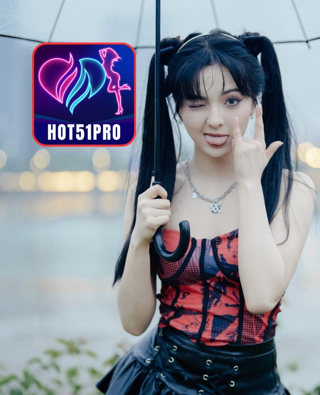 Mia Thomas-HOT51PRO