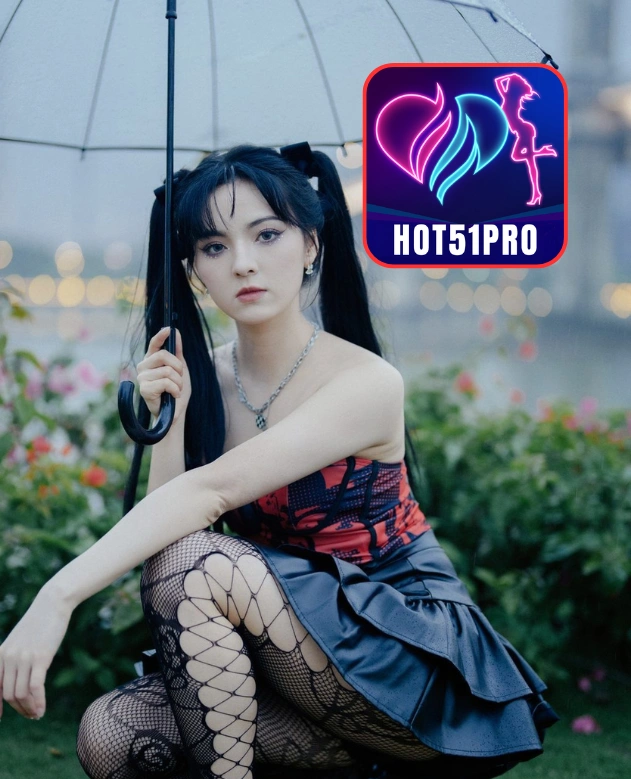 Mia Thomas-HOT51PRO