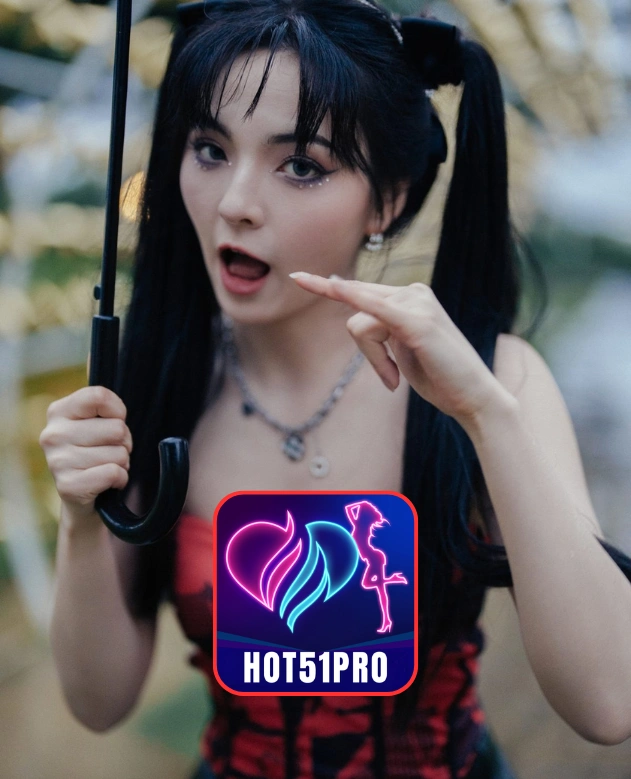 Mia Thomas-HOT51PRO
