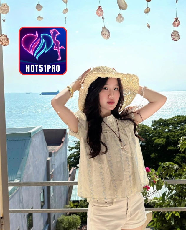 Christina Gray-HOT51PRO