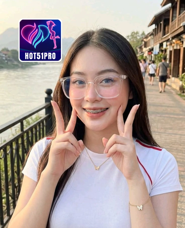 Poppy Campbell-HOT51PRO