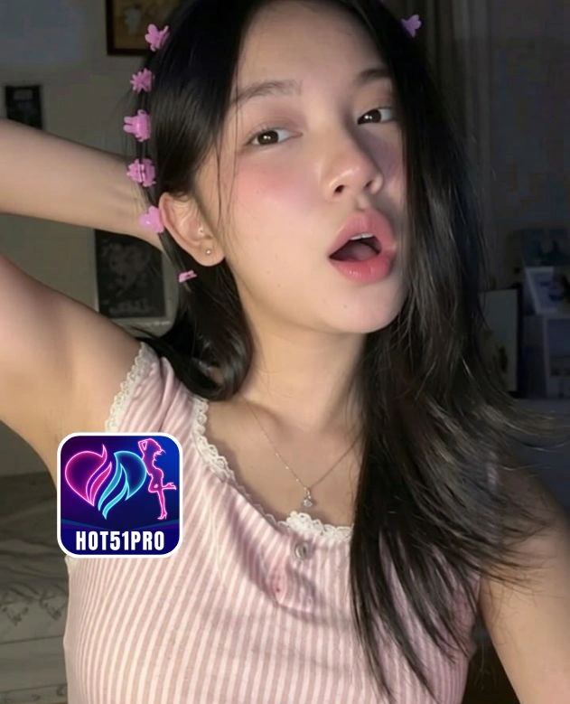 Chloe Phillips-HOT51PRO