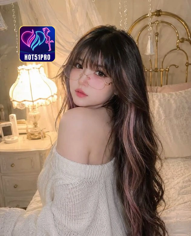 Florence Wright-HOT51PRO